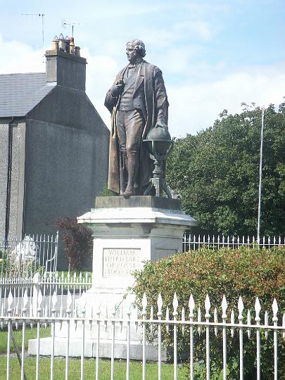 PICT0897.JPG - Statue of William, 3rd Earl of Rosse, who constructed the Birr telescope (MD)