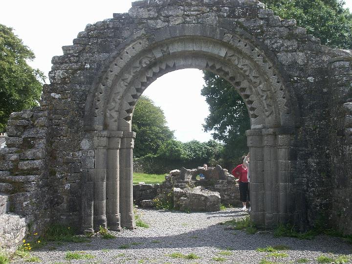 PICT0949.JPG - The Nuns' Church Romanesque Arch (MD)
