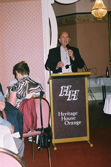 mc_sateve_pic02.JPG - Frank Danielsbush poet (MC)