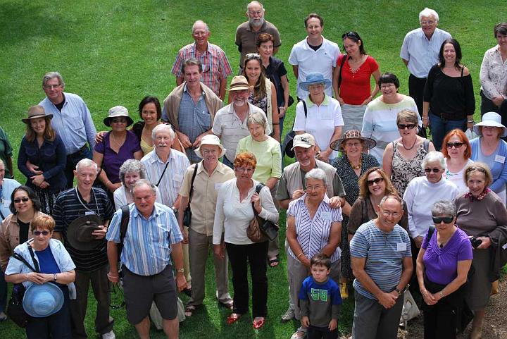 dp_sun_KangaroobieHouse2.jpg - A group photo taken from the second story balcony (DP)