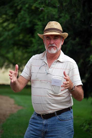 dp_sun_KangaroobieHouse5.jpg - Another shot of John relating how he would ride horseback to visit with his friend on the next farm 5 km away (DP)