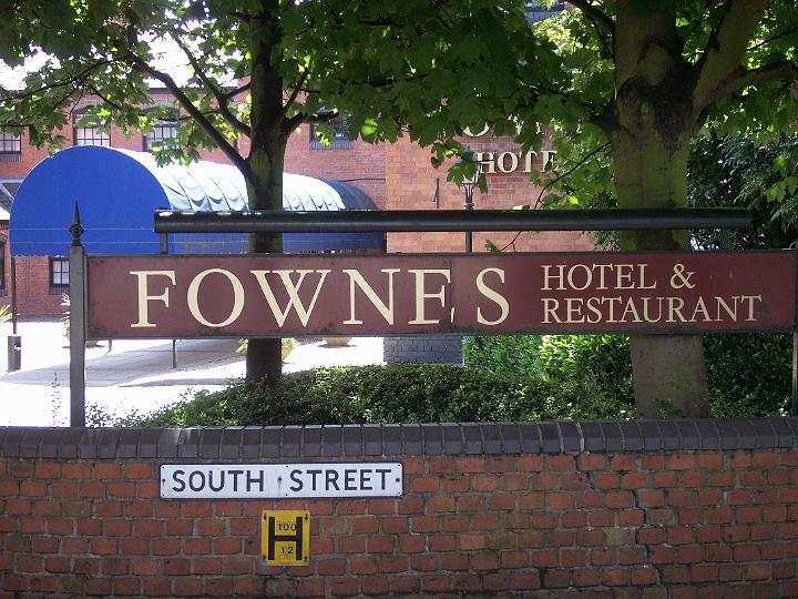 PICT0324.JPG - Fownes Hotel