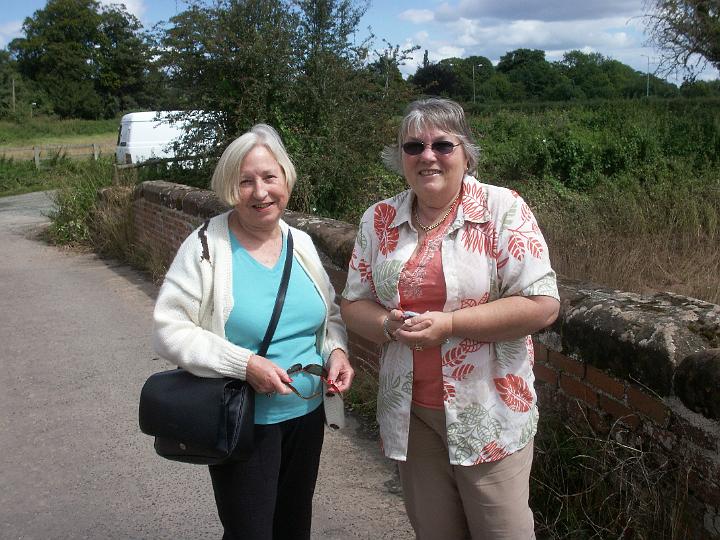 PICT0334.JPG - On Powick Bridge